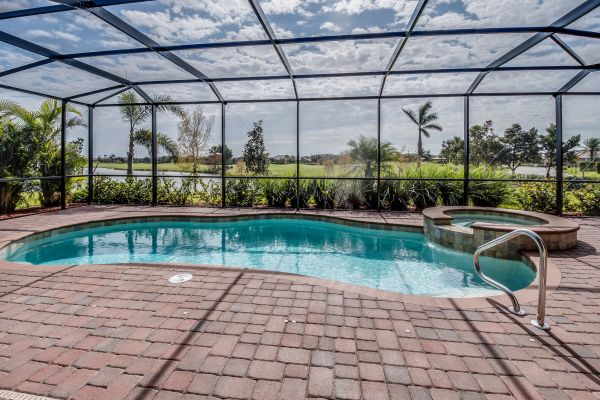 Cost of Pool Enclosure Cleaning in Chula Vista