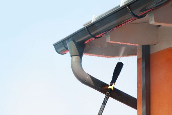 Eaves Power Washing in Chula Vista